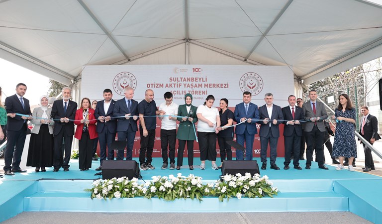 Bakanımız Mahinur Özdemir Göktaş Sultanbeyli Otizm Aktif Yaşam Merkezi'nin Açılışını Gerçekleştirdi