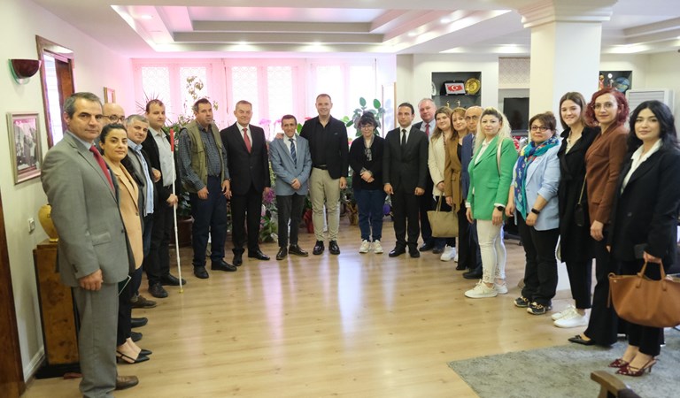 10-16 Mayıs Engelliler Haftası Münasebetiyle Belediye Başkanımız Sayın Derya BULUT' u ziyaret ettik.