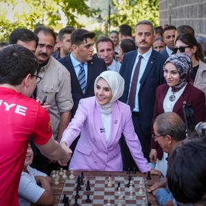 Bakan GÖKTAŞ Hakkâri'de: Valilik Ziyareti, Kadın Girişimciliği ve Aile Yılı Şenliği - fotoğraf 6