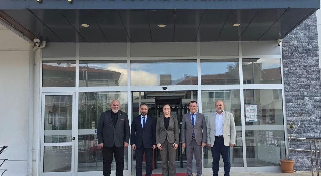 İl Müdürümüz Mahmut SELÇUK ve Türk Kızılayı Muğla Şube Başkanı Şadi PİRCİ, Muğla Çalışma ve İş Kurumu (İŞKUR) İl Müdürü Zahide ALTINOKU’yu makamında ziyaret etti.