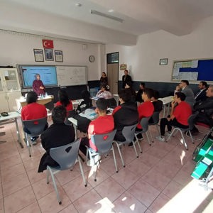 Yalıhüyük Anadolu Lisesinde Motivasyonu Artırma ve Verimli Ders Çalışma Yöntemleri Eğitimi Gerçekleştirildi - fotoğraf 1