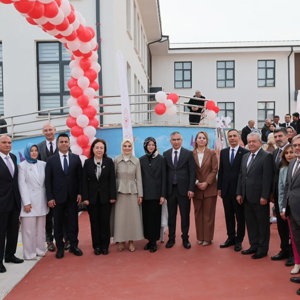 Bakanımız Mahinur Özdemir Göktaş, Mehmet Akif Ersoy Çocuk Evleri Sitesi'nin açılış töreninde konuştu: - fotoğraf 6
