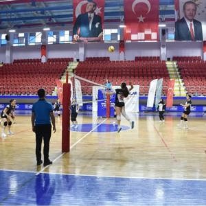 Kız Voleybol Takımımızdan Şampiyonada Net Galibiyet - fotoğraf 6