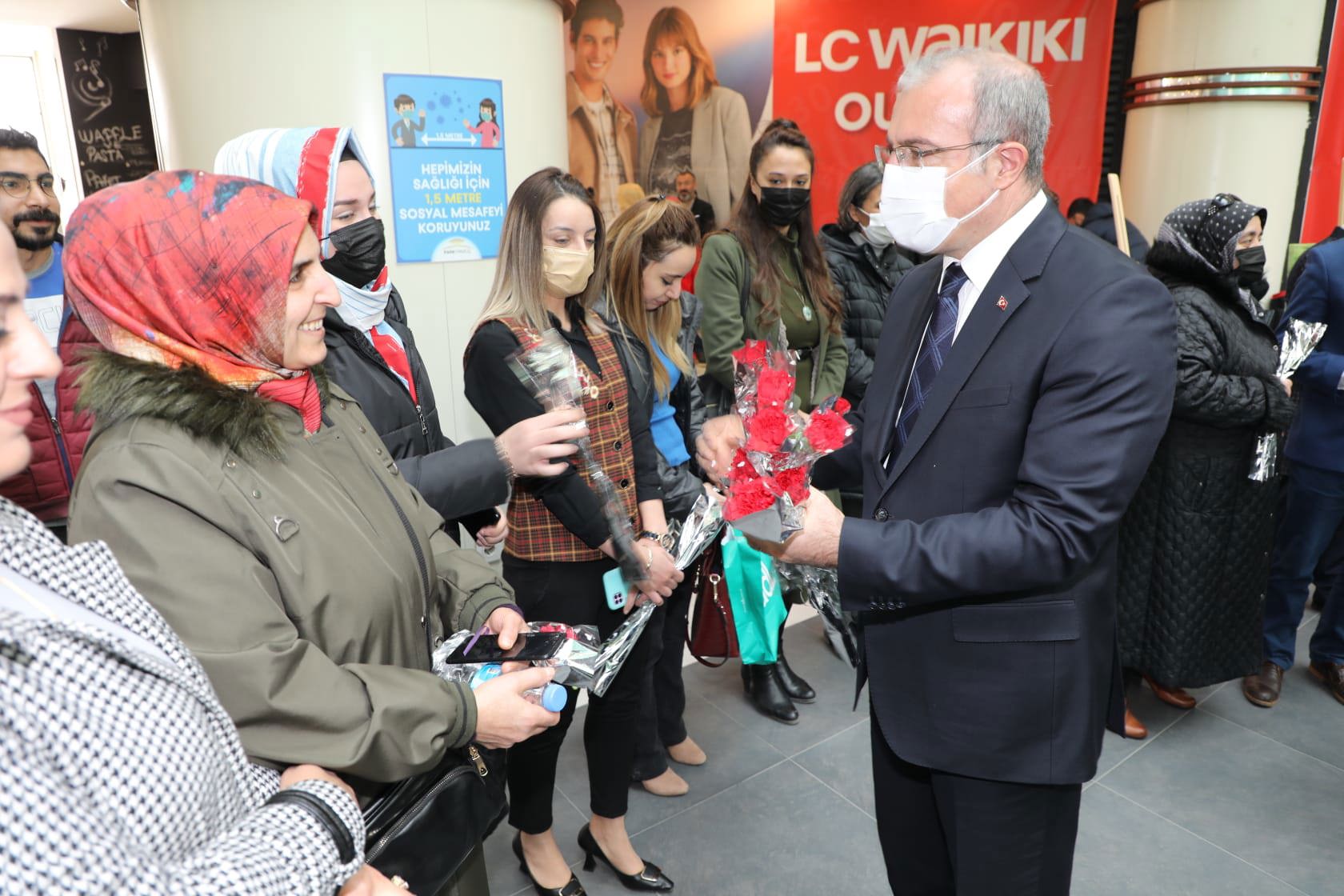 Elazığ’da ‘Kadın ve Yaşam’ konulu fotoğraf yarışması eserleri sergilendi - fotoğraf 2