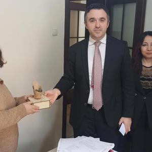 8 Mart Dünya Kadınlar Günü'nde İl Müdürümüz Ömer Turan kadın personellerimizi ziyaret ederek günlerini kutladı - fotoğraf 1
