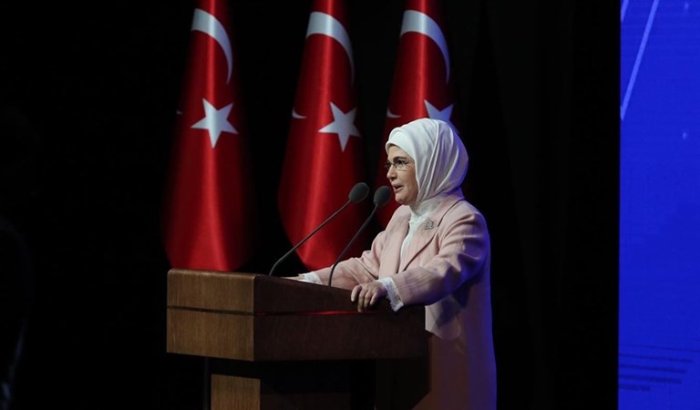 Emine Erdoğan Hanımefendi ve Bakanımız Sayın Derya Yanık "Kadının Gücü Türkiye'nin Gücü" programına katıldı