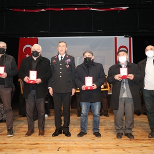 Şehit Aileleri ve Gazilere Devlet Övünç ve Milli Mücadele Madalyası Takdim Edildi - fotoğraf 23