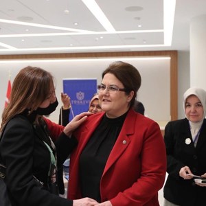 Bakanımız Derya Yanık New York’ta Kadın Kanaat Önderleri İle Bir Araya Geldi - fotoğraf 1