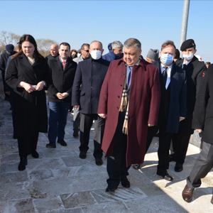 Asker Hastanesi Şehitliğinde “18 Mart Şehitleri Anma Programı” - fotoğraf 14