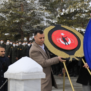 18 Mart Şehitleri Anma Günü ve Çanakkale Zaferi'nin 107. Yıl Dönümü Münasebetiyle Çelenk Sunma Töreni Düzenlendi. - fotoğraf 5
