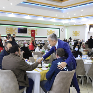 18 Mart Şehitleri Anma Günü ve Çanakkale Zaferi’nin 107. Yıldönümü münasebetiyle Erzincan Valiliği ve İl Müdürlüğümüz tarafından, Şehit aileleri ve Gazilere yönelik yemek programı düzenlendi.  - fotoğraf 10