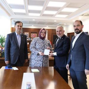 Bakan Selçuk, Kızılay’a Kurban Bağışında Bulundu  - fotoğraf 1