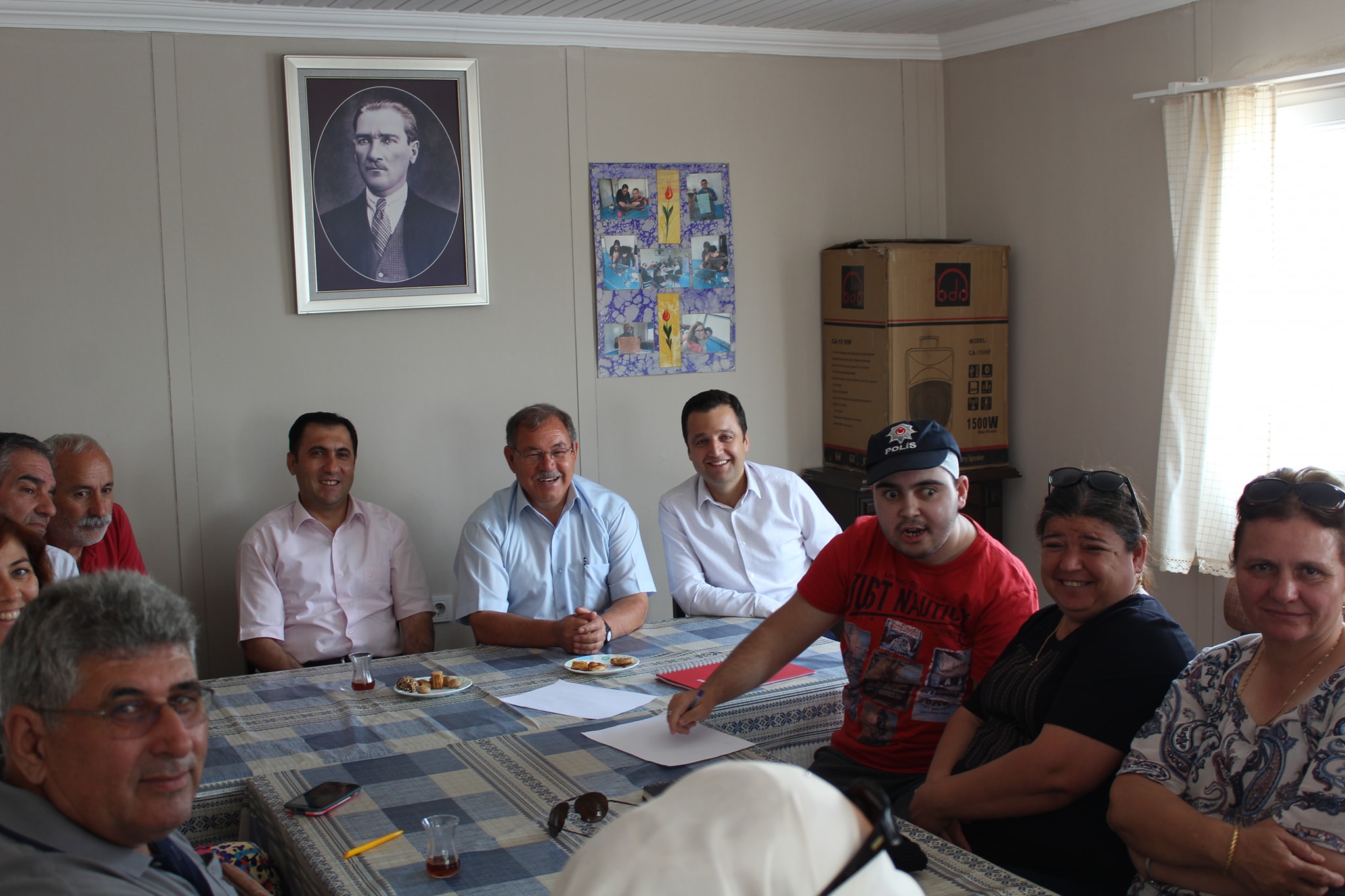 İl Müdürümüz İlkay Türkoğlu ve İl Müdür Yardımcımız Osman Toprakçı Muğla Zihinsel Engelliler Derneği’ni ziyaret ederek yönetim kurulu üyeleri ile bir araya geldi.