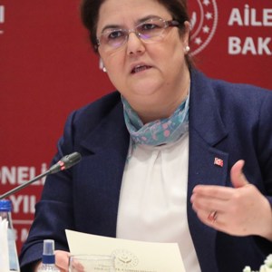 Aile ve Sosyal Hizmetler Bakanımız Derya Yanık Başkanlığında “Kadına Yönelik Şiddetle Mücadele 2022 Faaliyet Planı” Tanıtım Toplantısı Gerçekleştirildi - fotoğraf 2