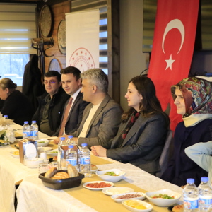 18-24 Mart Yaşlılar Haftası Dolayısıyla Kıymetli Büyüklerimiz için Program düzenlendi. - fotoğraf 4