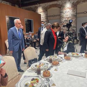 Cumhurbaşkanımız Sn. Recep Tayyip ERDOĞAN ve Eşi Emine ERDOĞAN, Şehit Aileleriyle İftar Yemeğinde Bir Araya Geldi - fotoğraf 4