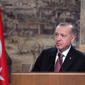 Cumhurbaşkanımız Sn. Recep Tayyip ERDOĞAN ve Eşi Emine ERDOĞAN, Şehit Aileleriyle İftar Yemeğinde Bir Araya Geldi - fotoğraf 2