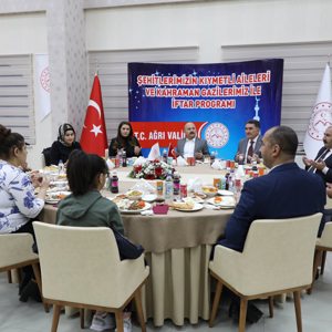 ŞEHİT AİLELERİMİZ VE GAZİLERİMİZ ONURUNA İFTAR YEMEĞİ PROGRAMI DÜZENLENDİ - fotoğraf 10