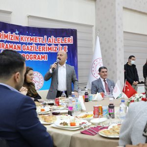 ŞEHİT AİLELERİMİZ VE GAZİLERİMİZ ONURUNA İFTAR YEMEĞİ PROGRAMI DÜZENLENDİ - fotoğraf 6