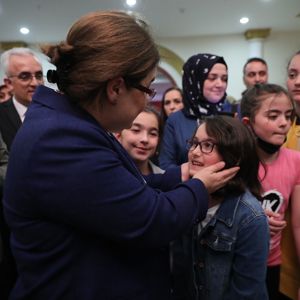 Bakanımız Derya Yanık 15 Temmuz Şehitlerinin Aileleriyle İftarda Bir Araya Geldi - fotoğraf 3