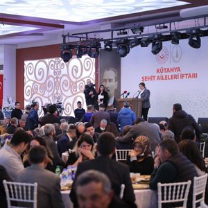 Bakanımız Derya Yanık Kütahya’da Şehit Aileleriyle Buluştu - fotoğraf 1