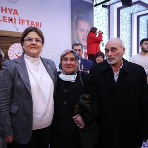 Bakanımız Derya Yanık Kütahya’da Şehit Aileleriyle Buluştu - fotoğraf 11