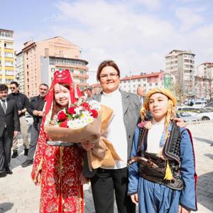 Bakanımız Derya Yanık Kütahya’da Şehit Aileleriyle Buluştu - fotoğraf 15