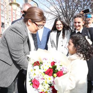 Bakanımız Derya Yanık Kütahya’da Şehit Aileleriyle Buluştu - fotoğraf 18