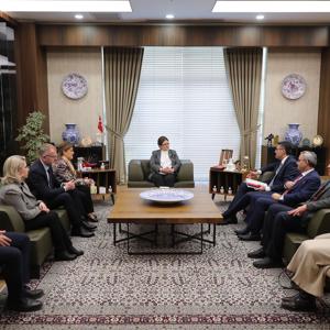 Bakanımız Derya YANIK Kütahya’da Şehit Aileleriyle Buluştu - fotoğraf 7