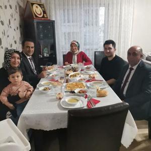 Bakanımız Derya Yanık ve Bakanlık Yöneticileri Şehit Aileleriyle İftarda Buluştu - fotoğraf 3