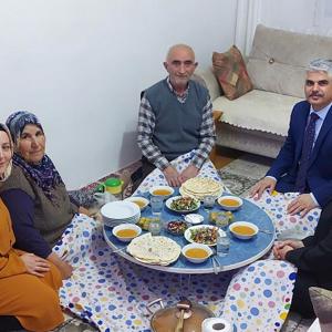 Bakanımız Derya Yanık ve Bakanlık Yöneticileri Şehit Aileleriyle İftarda Buluştu - fotoğraf 11