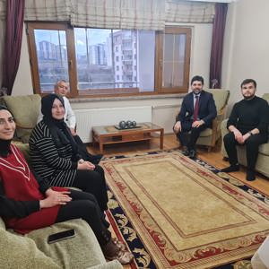 Bakanımız Derya Yanık ve Bakanlık Yöneticileri Şehit Aileleriyle İftarda Buluştu - fotoğraf 13