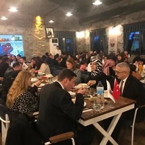 Kırklareli Valisi Sayın Osman BİLGİN ve Hanımefendi Himayelerinde Düzenlenen İftar Programında Şehit Ailelerimiz, Gazilerimiz ve Gazi Yakınlarımız Misafir Edildi. - fotoğraf 2