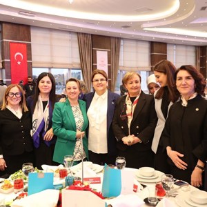 Bakanımız Derya Yanık, "Kadın Siyasetçiler Vefa Buluşması" İftar Programında AK Parti Eski Ve Mevcut Kadın Milletvekilleri İle Bir Araya Geldi - fotoğraf 4