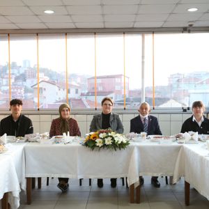 Aile ve Sosyal Hizmetler Bakanımız Derya Yanık Zonguldak'ta Temaslarda Bulundu - fotoğraf 1