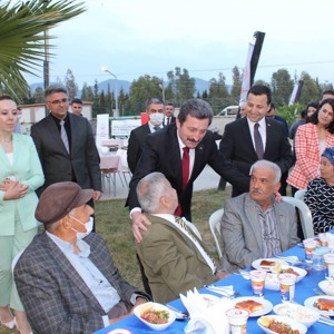 BİZ BÜYÜK BİR AİLEYİZ - fotoğraf 1