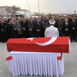 AĞRI ŞEHİDİNİ UĞURLADI - fotoğraf 1