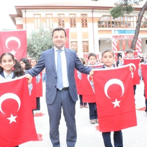 23 Nisan Ulusal Egemenlik Ve Çocuk Bayramı Kutlama Programı Cumhuriyet Meydanında Ve Atatürk İlkokulundaki Etkinliklerle Kutlandı.  - fotoğraf 4