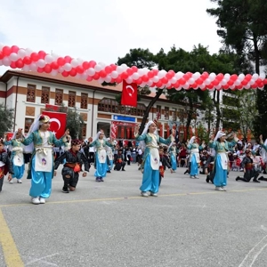 23 Nisan Ulusal Egemenlik Ve Çocuk Bayramı Kutlama Programı Cumhuriyet Meydanında Ve Atatürk İlkokulundaki Etkinliklerle Kutlandı.  - fotoğraf 2