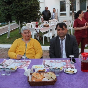 Sayın Valimiz Orhan TAVLI Abide Hasan Nuri Öncüer Huzurevi Yaşlı Bakım ve Rehabilitasyon Merkezinde kalan yaşlılarımız ve çocuklarımızla ile birlikte iftar yaptı. - fotoğraf 5