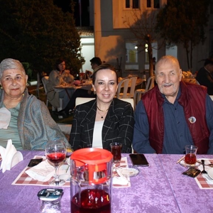 Sayın Valimiz Orhan TAVLI Abide Hasan Nuri Öncüer Huzurevi Yaşlı Bakım ve Rehabilitasyon Merkezinde kalan yaşlılarımız ve çocuklarımızla ile birlikte iftar yaptı. - fotoğraf 4