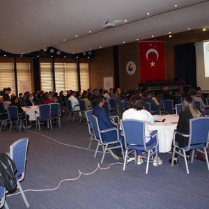İl Müdürümüz Osman TOPRAKÇI Muğla Valiliği Koordinasyonunda İl Sağlık Müdürlüğü tarafından gerçekleştirilen Bağımlılıkla Mücadele ‘BEN OLSAYDIM’ konulu Çalıştayına katıldı. - fotoğraf 2
