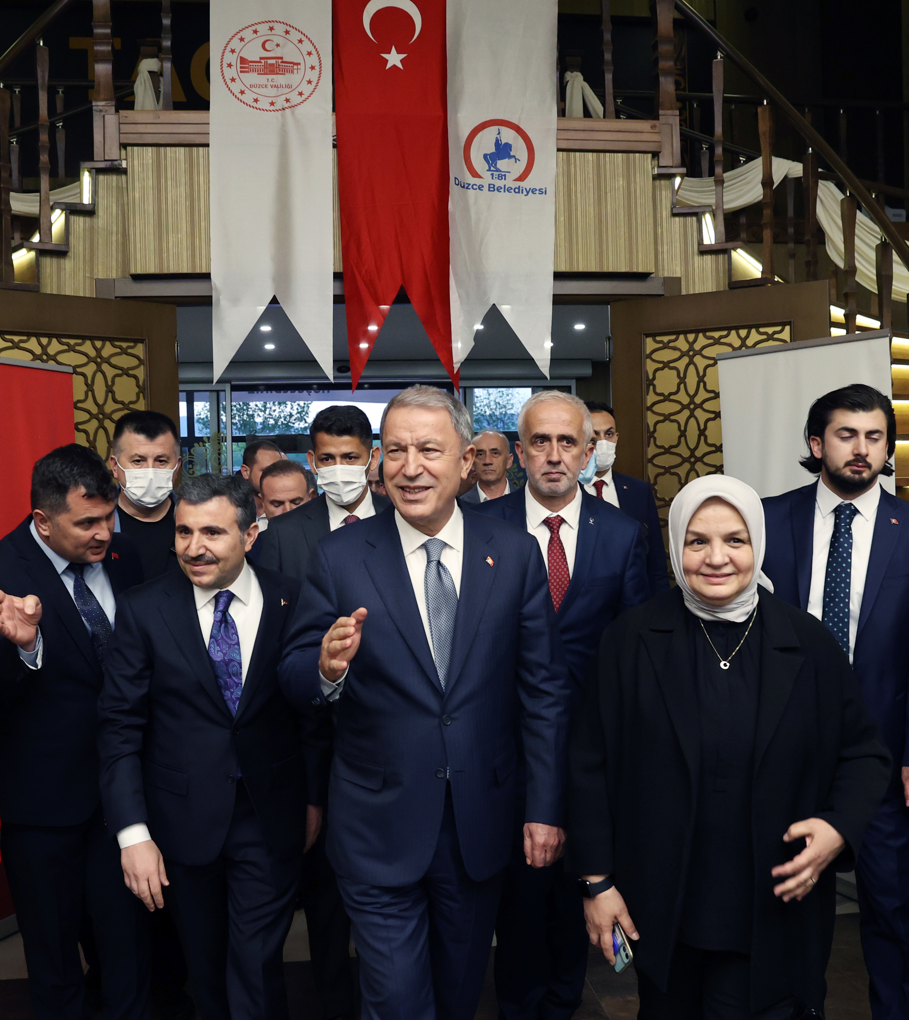 Millî Savunma Bakanı Hulusi Akar, Şehit Aileleri ve Gazilerle İftarda Bir Araya Geldi - fotoğraf 9