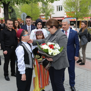Bakanımız Derya Yanık İlimizde Ziyaretlerde Bulundu. - fotoğraf 2