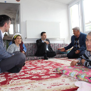 HİZMET MODELLERİMİZDEN YARARLANAN AİLELERİMİZİ YALNIZ BIRAKMIYORUZ - fotoğraf 1