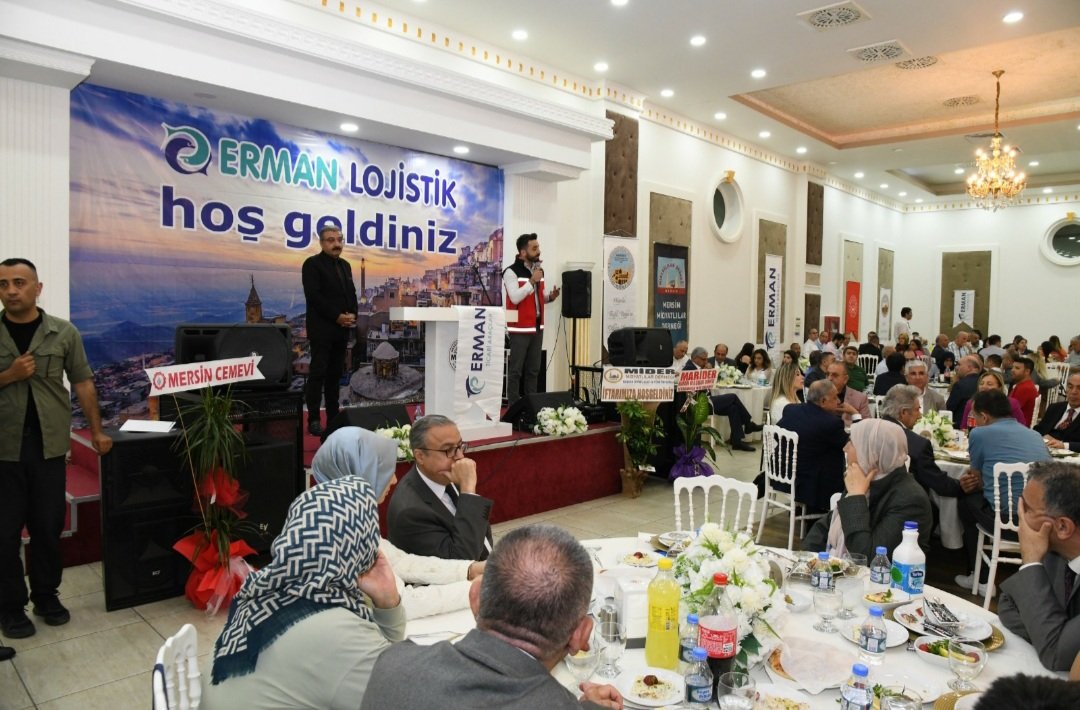 Koruyucu Ailelerimiz İçin Düzenlenen İftar Programına Katılan Çeşitli STK' lar, Bir Çok İş İnsanı ve İlimiz Hayırseverlerine, Koruyucu Aile Birim Sorumlumuz Tarafından "Koruyucu Aile Tanıtımı" Yapıldı