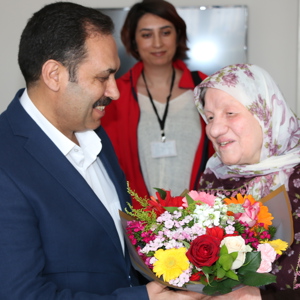Anneler Günü’nde Aziz Şehidimizin Muhterem Annesini Ziyaret Ettik. https://aile.gov.tr/sanliurfa - fotoğraf 1