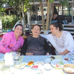 Anneler Günü'nde Huzurevinde Kalan Yaşlılarımız Unutulmadı - fotoğraf 2