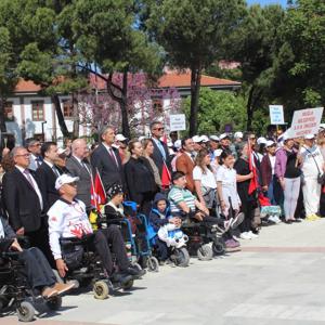 SEVGİ İLE HEP BİRLİKTE ENGELSİZ YARINLARA - fotoğraf 3