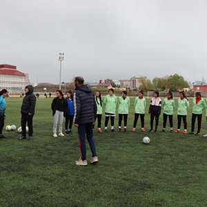 İL MÜDÜRÜMÜZ KADIN FUTBOL TAKIMININ ANTREMANINA KATILDI - fotoğraf 4